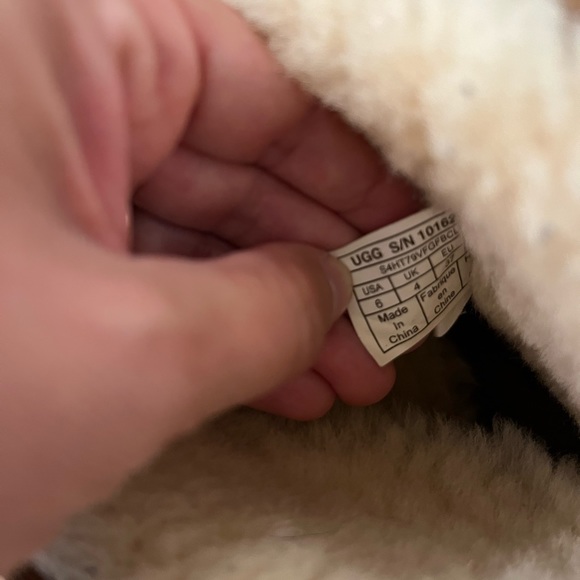 Uggs Size 6 Short Chestnut - Picture 4 of 5